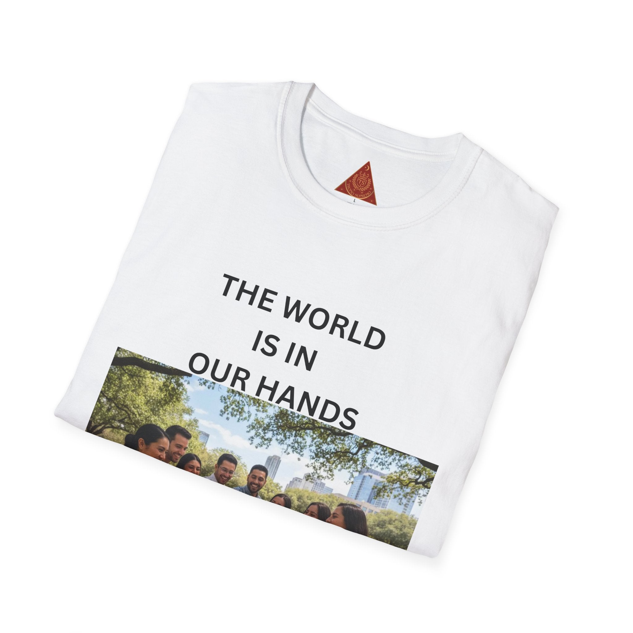 Trono Supremo { Contemporary | The World Is In Our Hands T-Shirt — Global Unity Photo Tee