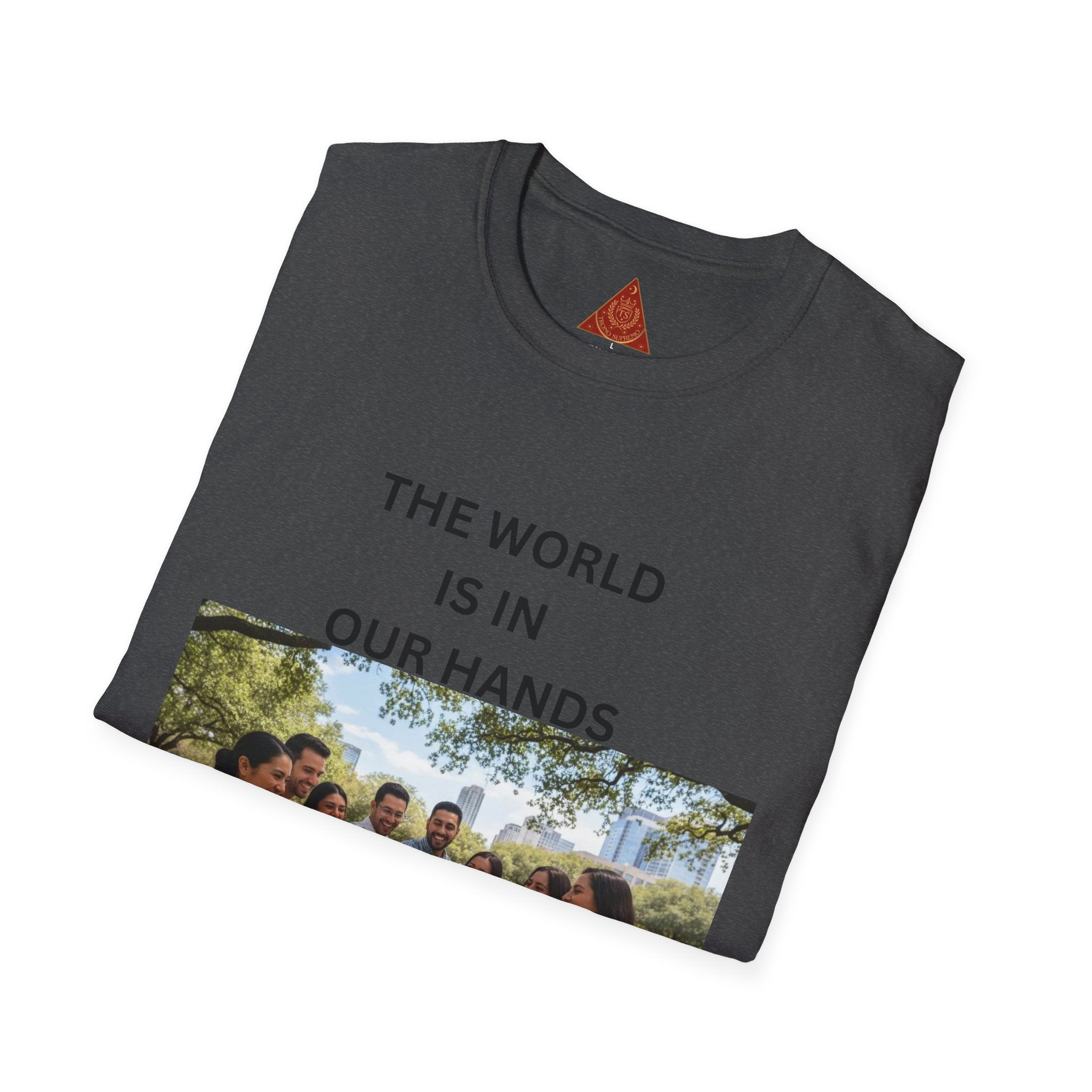 Trono Supremo { Contemporary | The World Is In Our Hands T-Shirt — Global Unity Photo Tee