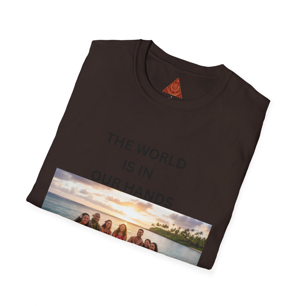 Trono Supremo { Contemporáneo | Camiseta — Camiseta inspiradora con foto de playa "El mundo está en nuestras manos"