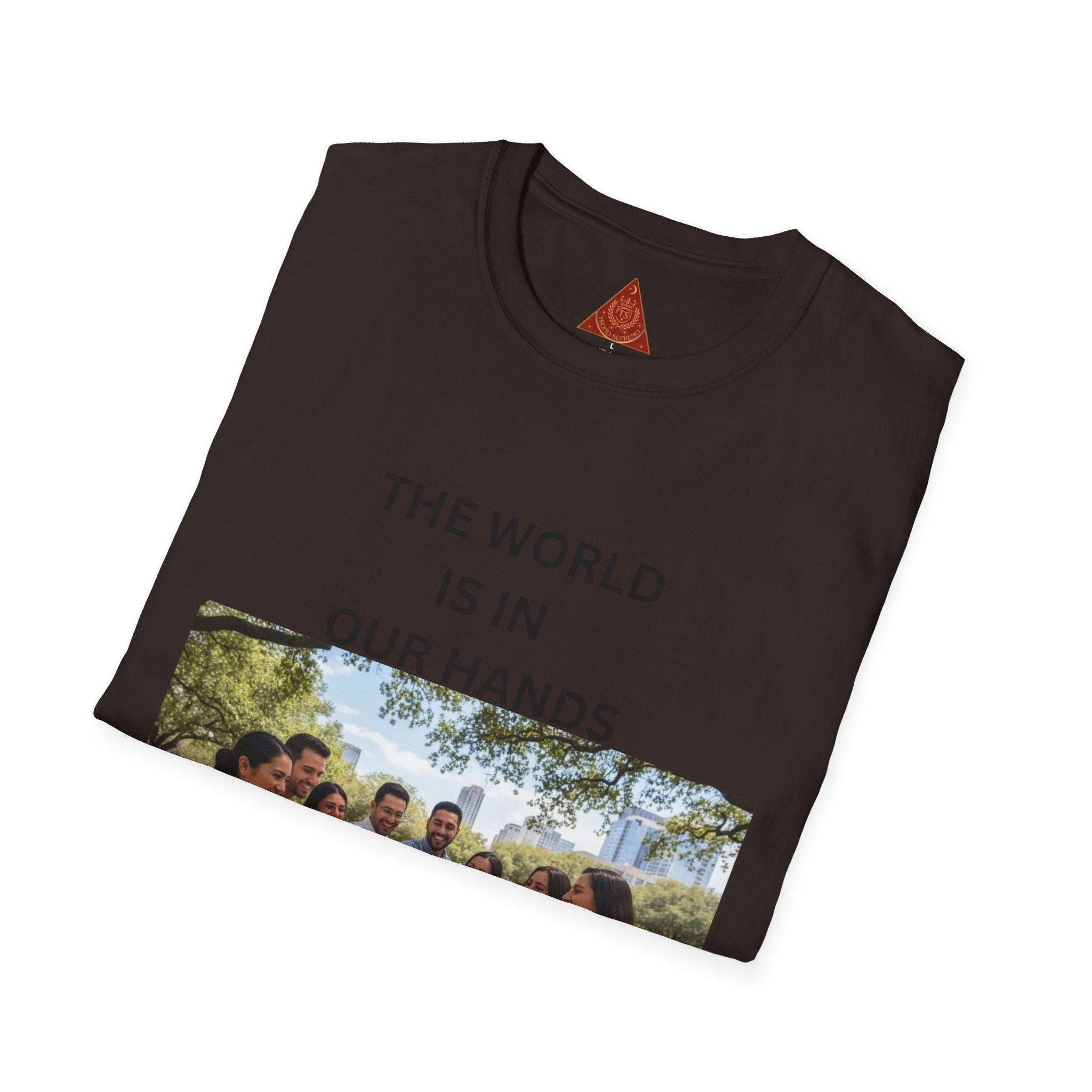 Trono Supremo { Contemporary | The World Is In Our Hands T-Shirt — Global Unity Photo Tee