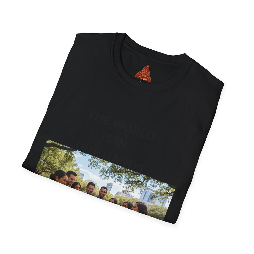 Trono Supremo { Contemporary | The World Is In Our Hands T-Shirt — Global Unity Photo Tee